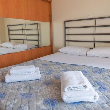 Infinity Stars Sea View Apartment Nea Kallikrateia Bagian luar foto