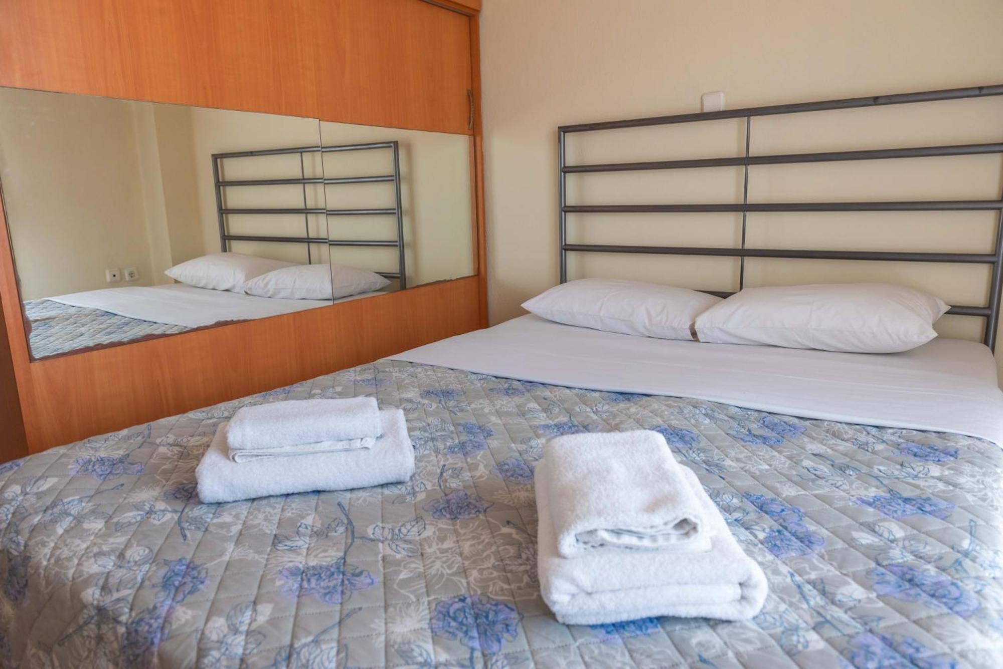 Infinity Stars Sea View Apartment Nea Kallikrateia Bagian luar foto